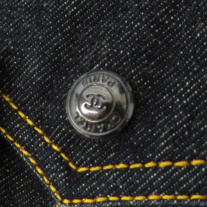 CHANEL
COCO CC Coco Button Logo
Coco Mark Short Sleeve Denim Jacket