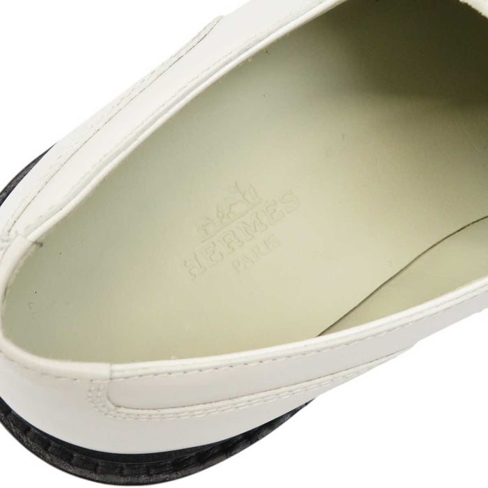 HERMES
Kelly Buckle Leather
Derby First Loafer