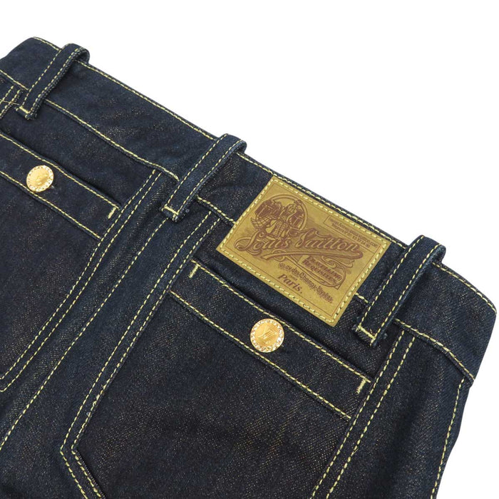 LOUIS VUITTON
LV Rhinestone Logo Button RW062W WJPA03CZ9
Lame Denim Pants