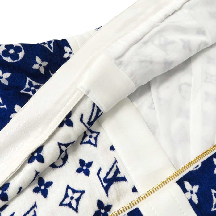 LOUIS VUITTON 
LV logo motif intégral 
Robe une-pièce à anneau monogramme 
Monogramme