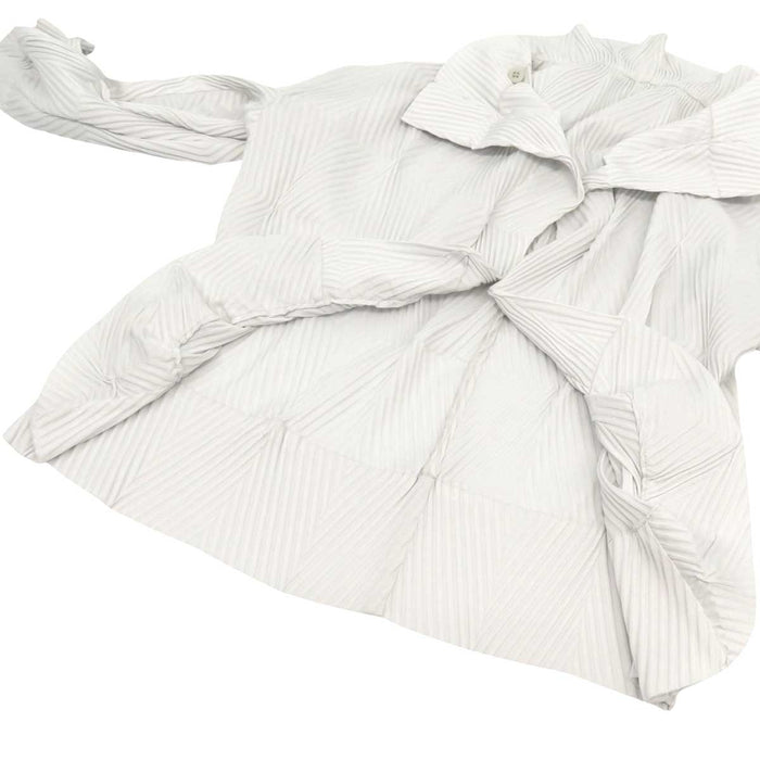ISSEY MIYAKE 
ISSEY MIYAKE 
giacca