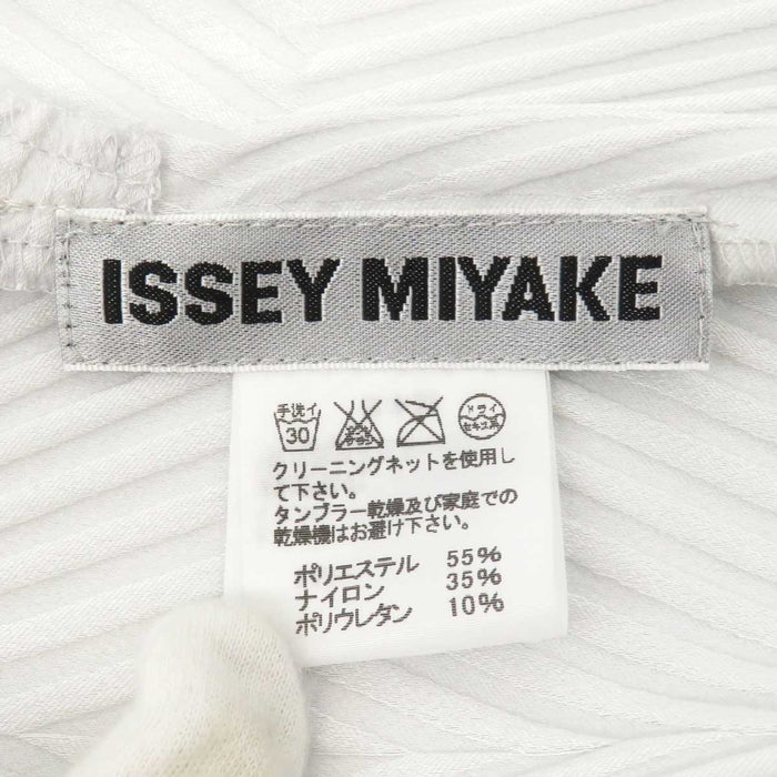 ISSEY MIYAKE 
ISSEY MIYAKE 
giacca
