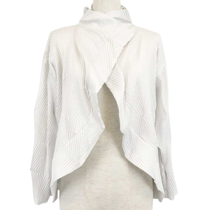 ISSEY MIYAKE 
ISSEY MIYAKE 
giacca