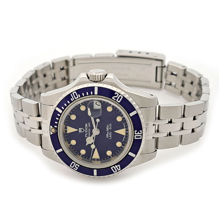 TUDOR
Lady Sub
With Warranty Card