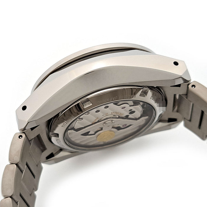 SEIKO
Grand Seiko Sports Collection Caliber 9R 20th Anniversary Limited Edition
With Box and Warranty Card