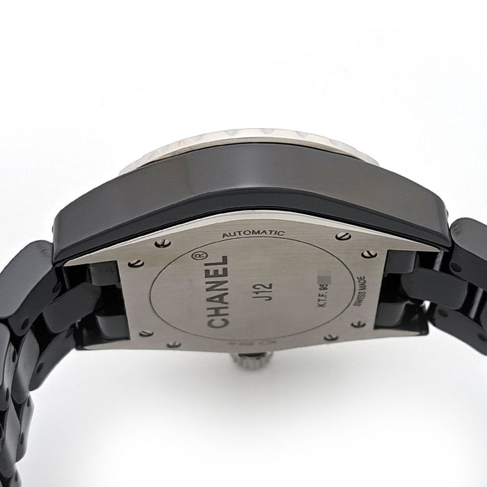 CHANEL
J12 Chronograph
With box and warranty card