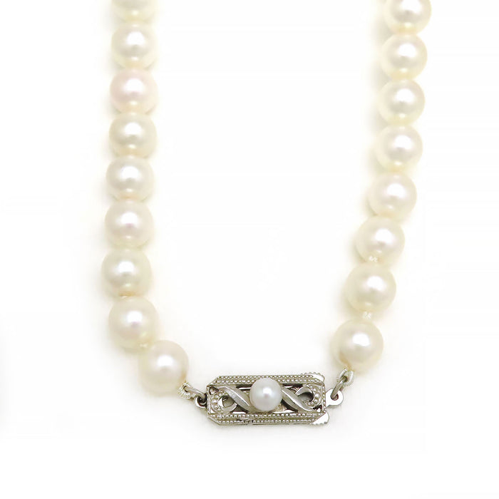 MIKIMOTO 
Akoya Pearl Necklace