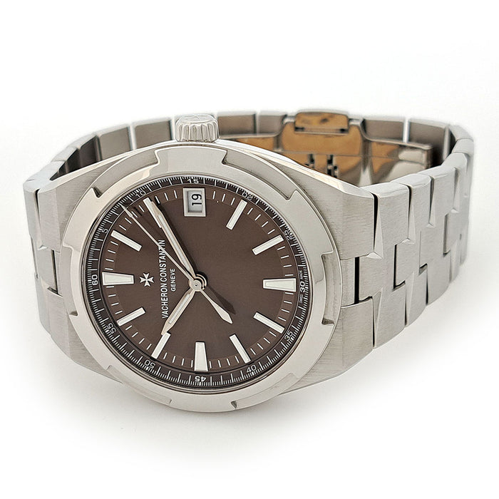 VACHERON CONSTANTIN
Overseas cadran marron
Avec boîte et garantie