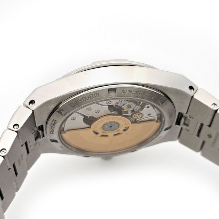 VACHERON CONSTANTIN
Overseas cadran marron
Avec boîte et garantie