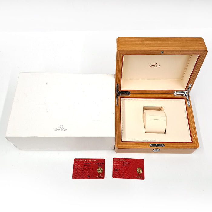 OMEGA
Speedmaster Day-Date Automatic
With box and warranty card