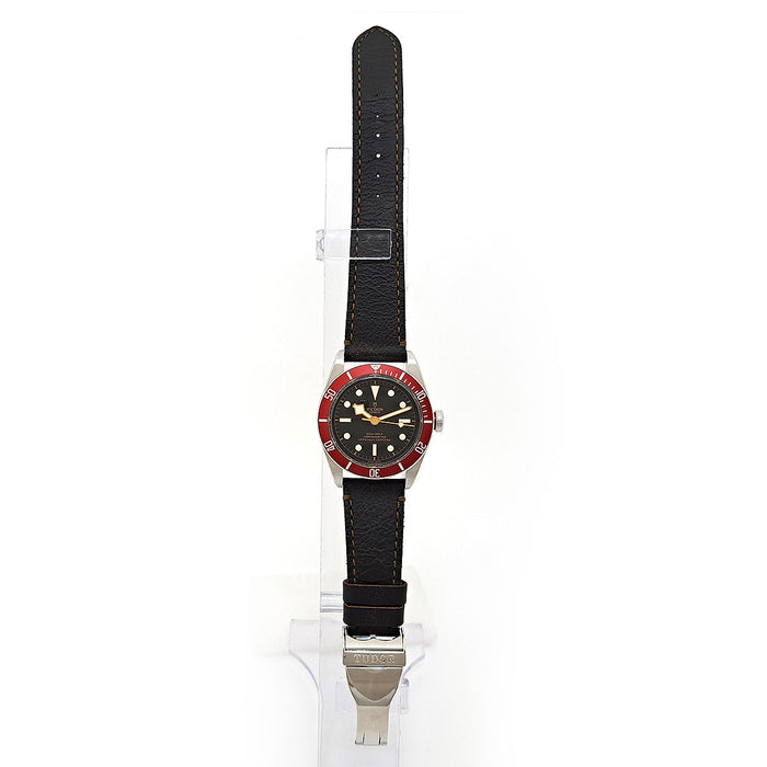 TUDOR
Black Bay
With box and warranty card