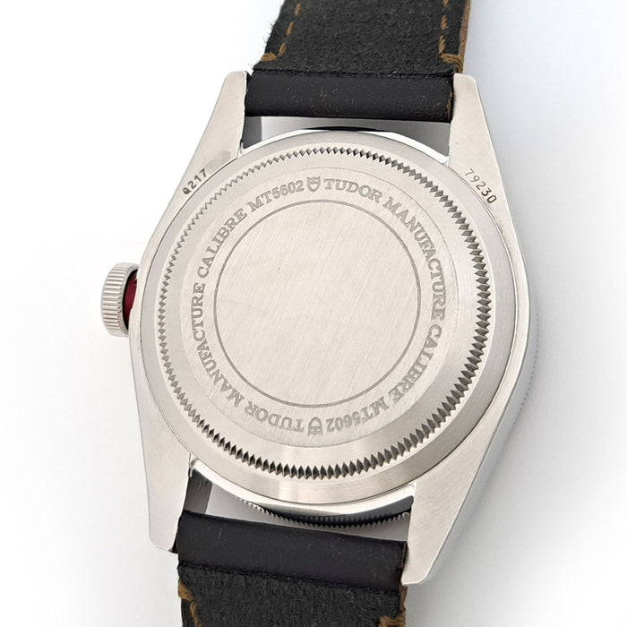 TUDOR
Black Bay
With box and warranty card
