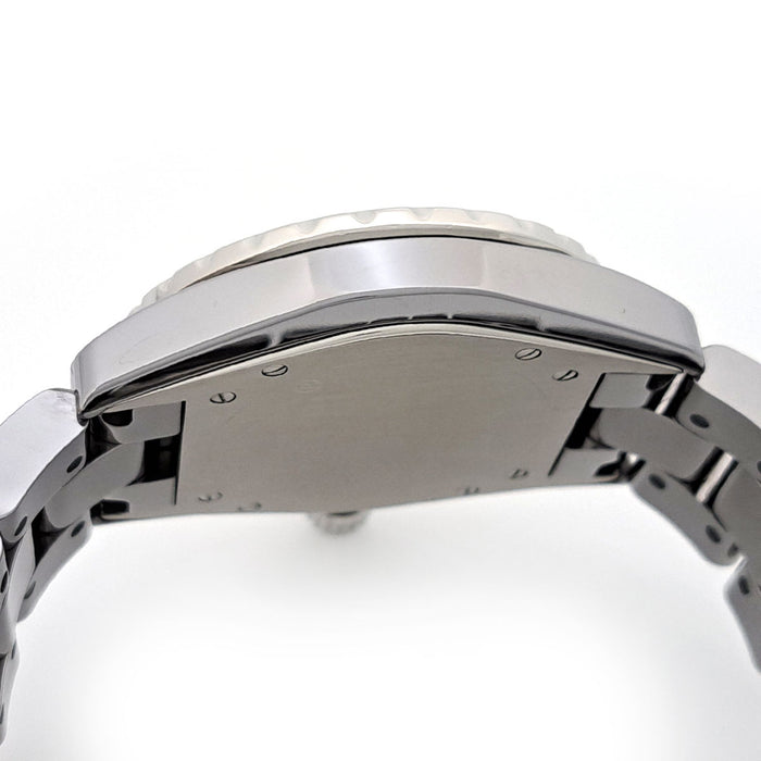 CHANEL
J12 Chromatic
With Warranty Card