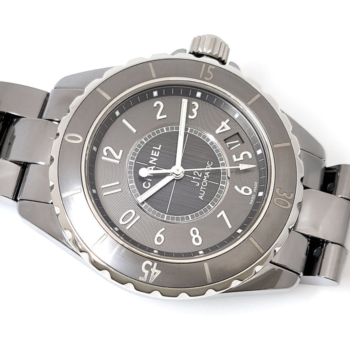 CHANEL
J12 Chromatic
With Warranty Card