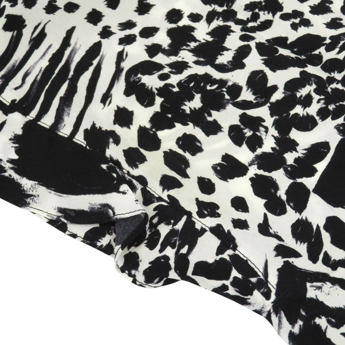LOUIS VUITTON
LV logo button all-over pattern frill silk
monogram pullover french sleeve blouse