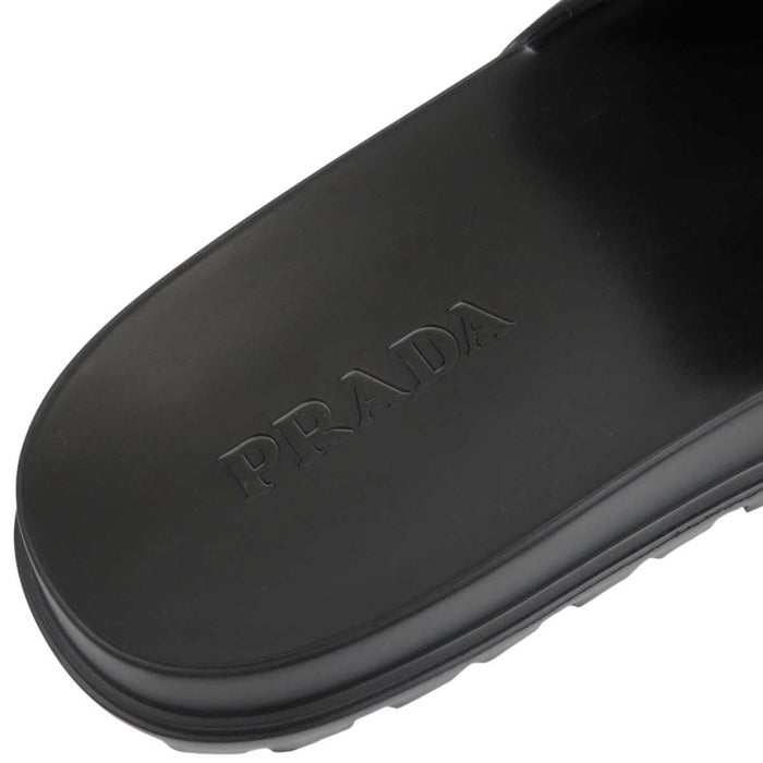 PRADA 
三角ロゴ ラバー コンフォートサンダル 
トライアングル ロゴ スライドサンダル