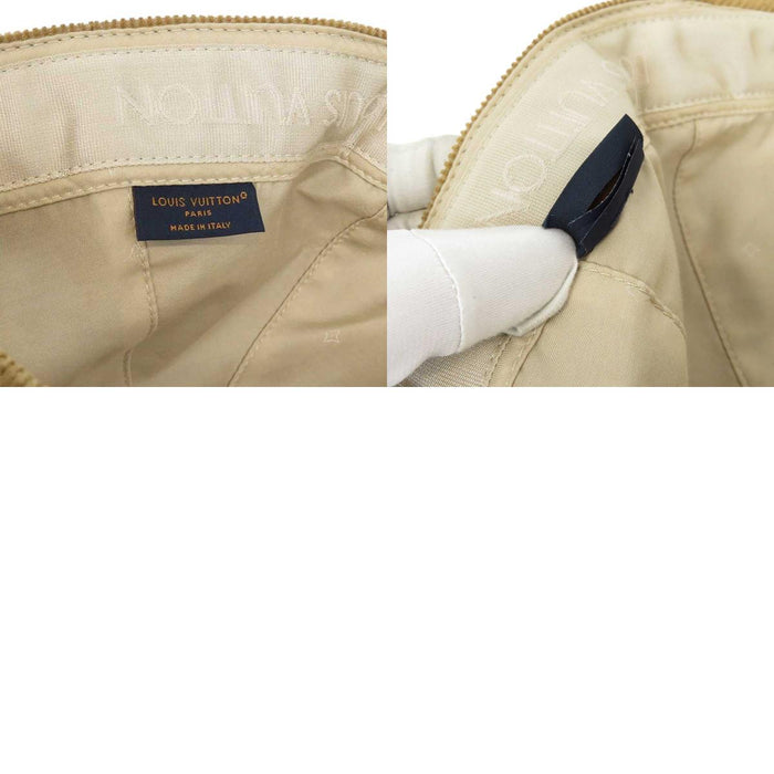 LOUIS VUITTON 
Ricamo logo 
Cappello in velluto a coste con ricamo LV