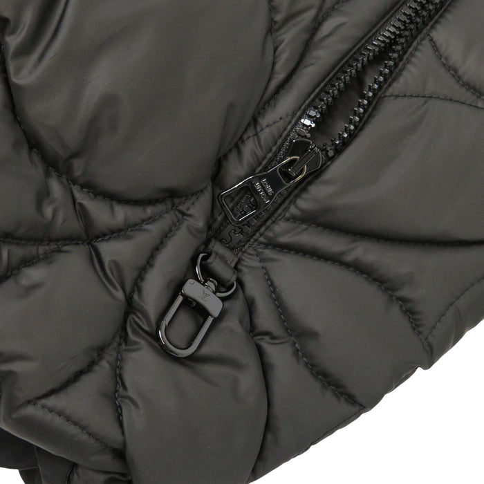 LOUIS VUITTON
Giacca imbottita con motivo Monogramma LV Flower
Giacca con doppia cerniera
Monogramma reversibile