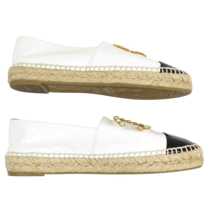 CHANEL
COCO CC Logo Bijou
Coco Mark Patent Leather Espadrilles