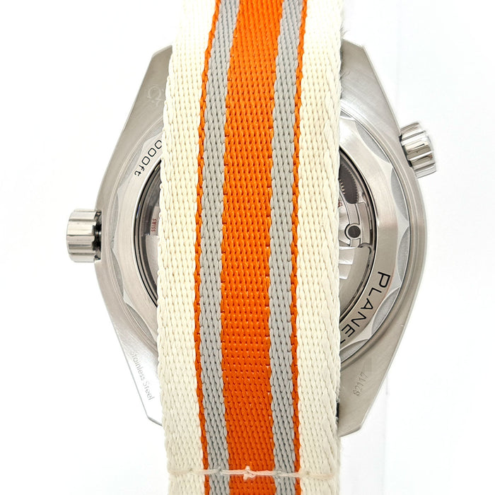 OMEGA
Seamaster Planet Ocean
With box and warranty card