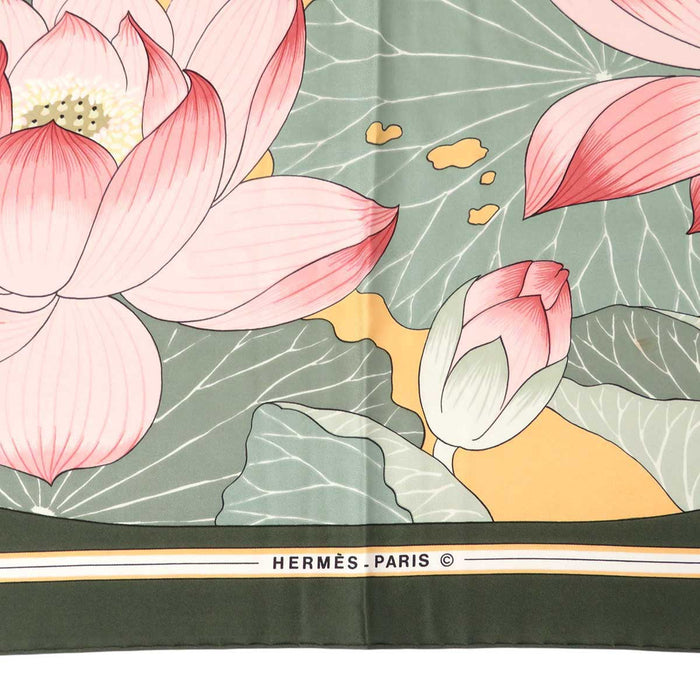 HERMES
Flower Scarf Large Silk
Carré 90 FLEURS DE LOTUS Lotus Flower