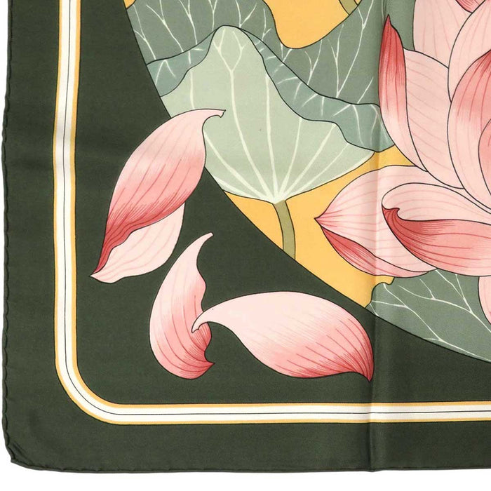 HERMES
Flower Scarf Large Silk
Carré 90 FLEURS DE LOTUS Lotus Flower