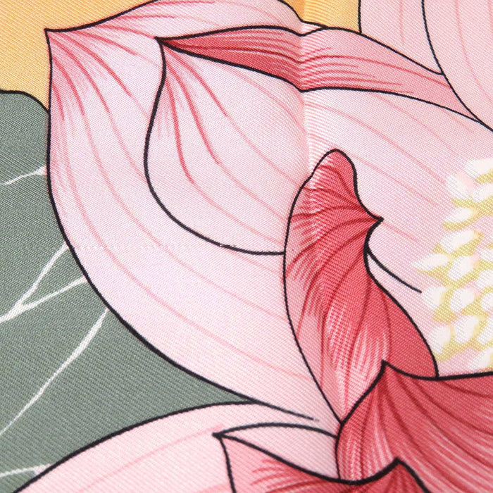 HERMES
Flower Scarf Large Silk
Carré 90 FLEURS DE LOTUS Lotus Flower