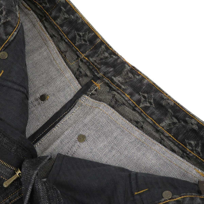 LOUIS VUITTON
LV Logo RW081WWMSK01CF7
Denim Mini Skirt
Monogram Denim
