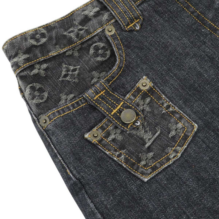 LOUIS VUITTON
LV Logo RW081WWMSK01CF7
Denim Mini Skirt
Monogram Denim