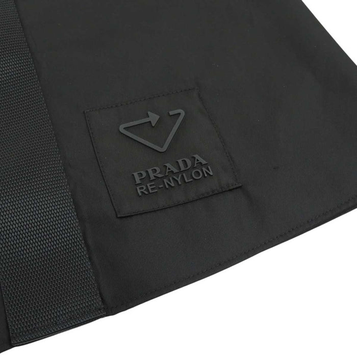 PRADA 
三角ロゴ プレート リナイロン 
Re-Nylon トライアングルロゴ ノースリーブワンピース