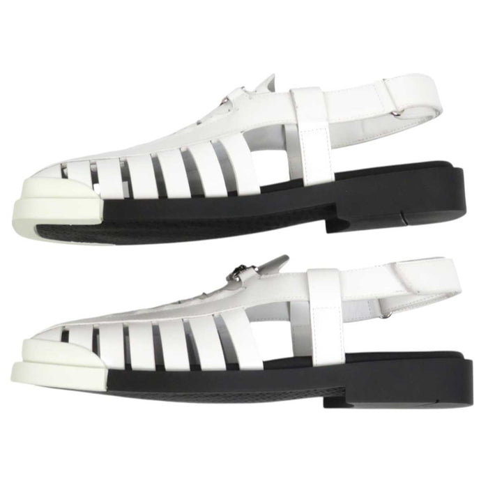 VERSACE
Sandali bassi
Sandali bassi in pelle Medusa con fibbia slingback