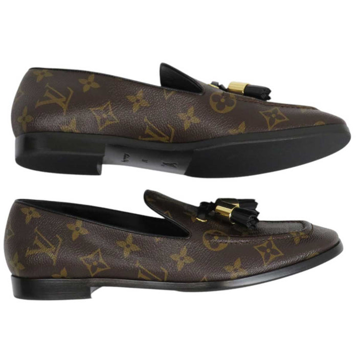 LOUIS VUITTON
All-over pattern moccasin logo gold color metal
LV monogram tassel leather loafer