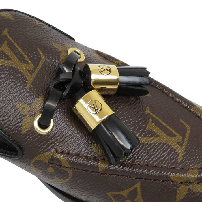 LOUIS VUITTON
All-over pattern moccasin logo gold color metal
LV monogram tassel leather loafer