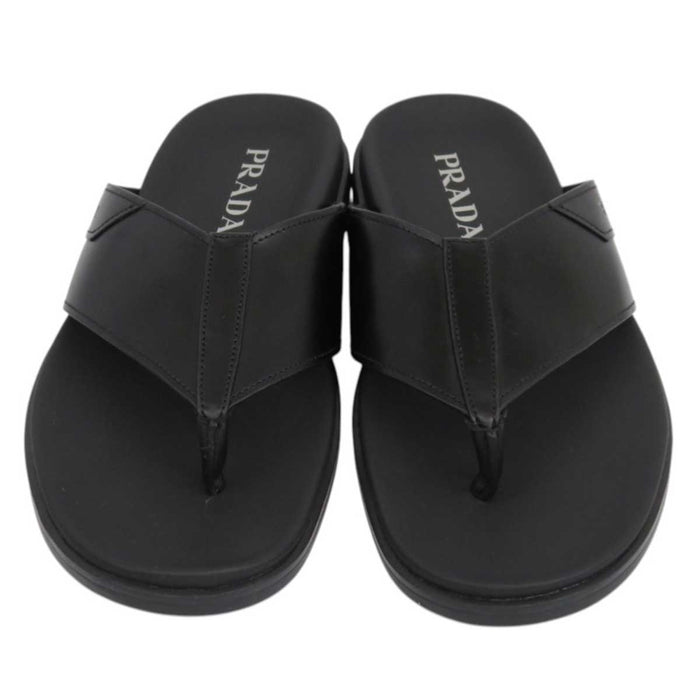 PRADA 
ロゴ ビーチサンダル フラットサンダル 
レザー トングサンダル