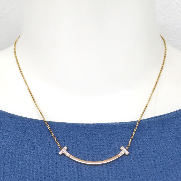 TIFFANY&Co. 
Collana T Smile media con diamante