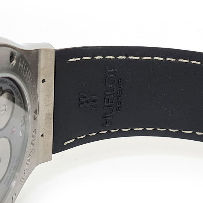 HUBLOT
Classic Fusion Classico Ultra Thin
With Box and Warranty Card