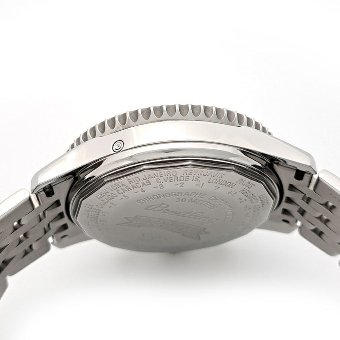 BREITLING 
Montbrillant Datora 
With box and warranty card