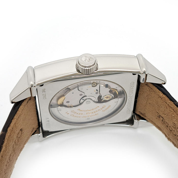 GIRARD-PERREGAUX 
Vintage 1945 
With box and warranty card