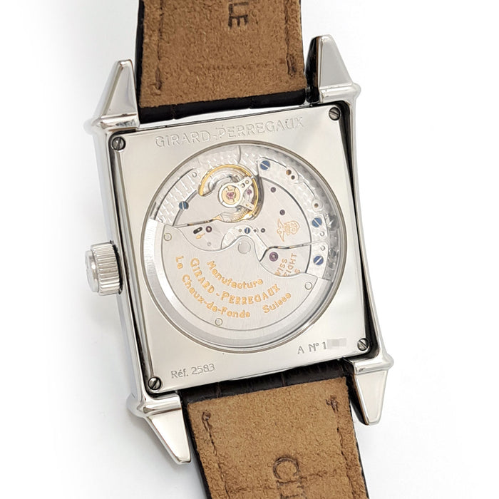 GIRARD-PERREGAUX 
Vintage 1945 
With box and warranty card