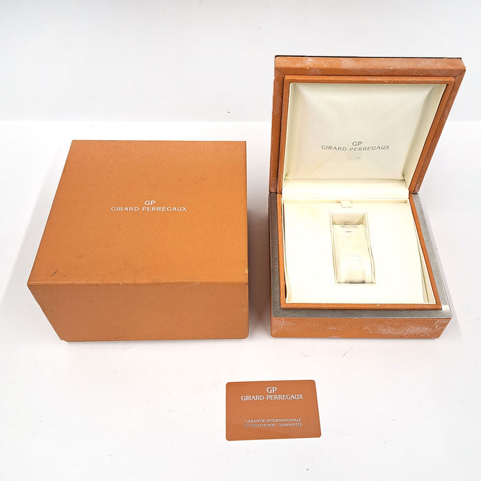 GIRARD-PERREGAUX 
Vintage 1945 
With box and warranty card