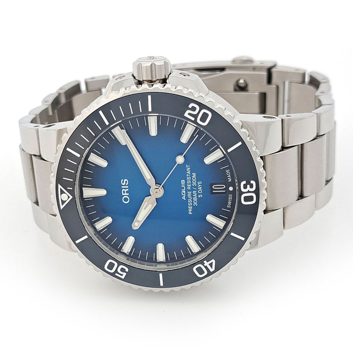 ORIS 
Aquis Date Calibro 400 
Con scatola e garanzia