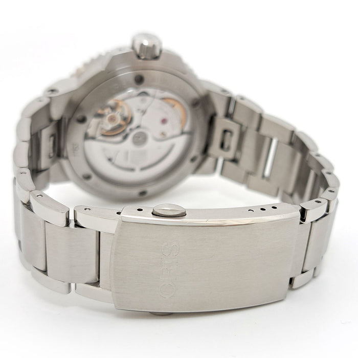 ORIS 
Aquis Date Caliber 400 
With Box and Warranty Card