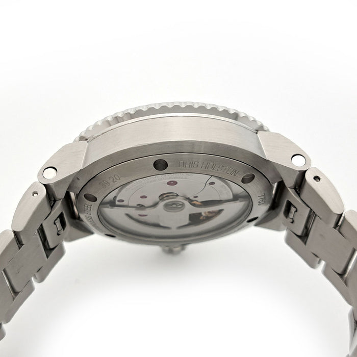 ORIS 
Aquis Date Caliber 400 
With Box and Warranty Card