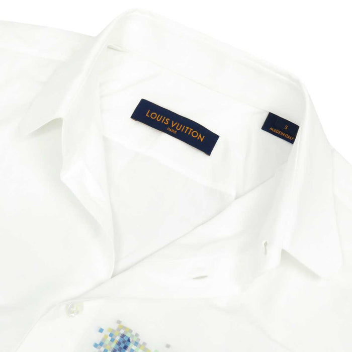 LOUIS VUITTON 
LV RM212Q DO8 HLS52W Pixel Art 
Logo Cotton Short Sleeve Shirt