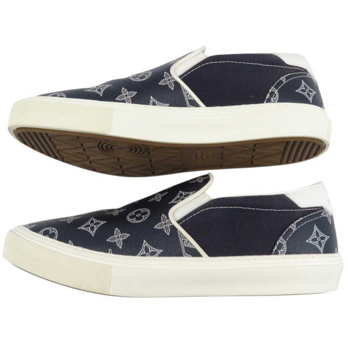 LOUIS VUITTON
All-over pattern LV logo 2018 Monogram 1A4BHP Sneakers
Trocadero line Monogram Ink Slip-ons