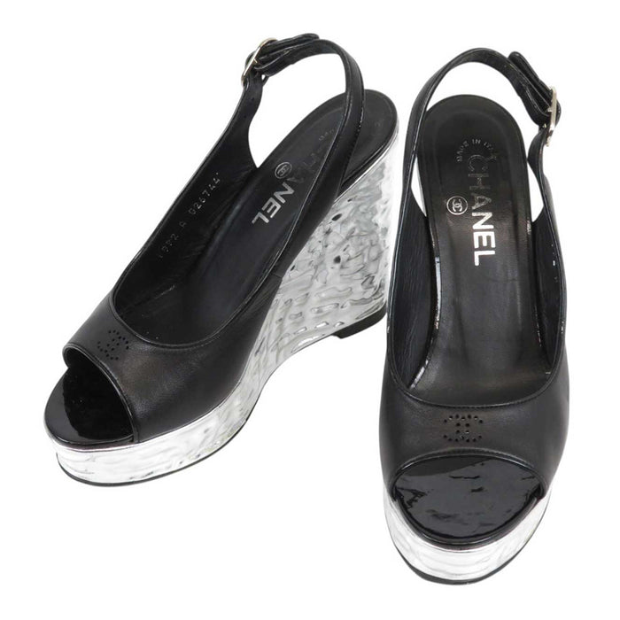 CHANEL
COCO CC Logo Wedge Sole Slingback Open Toe
Coco Mark Punching Metallic Sandals