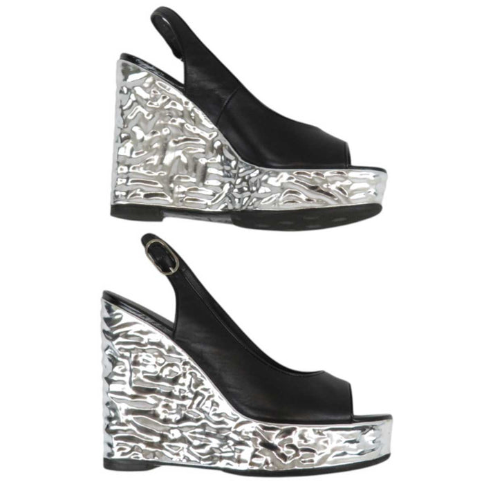 CHANEL
COCO CC Logo Wedge Sole Slingback Open Toe
Coco Mark Punching Metallic Sandals