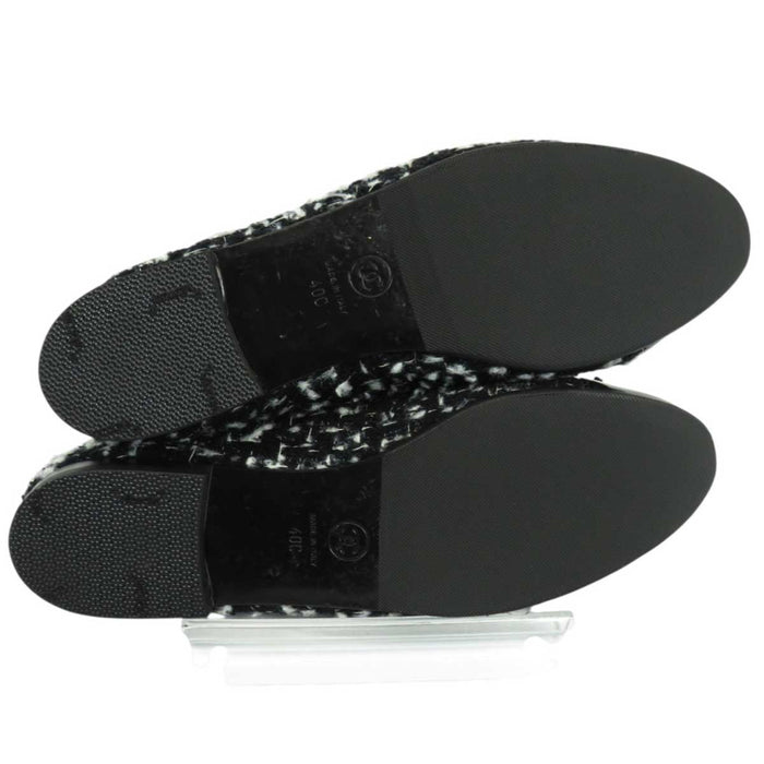CHANEL 
COCO CC Logo Enamel Round Toe 
Coco Mark Ribbon Tweed Ballet Shoes