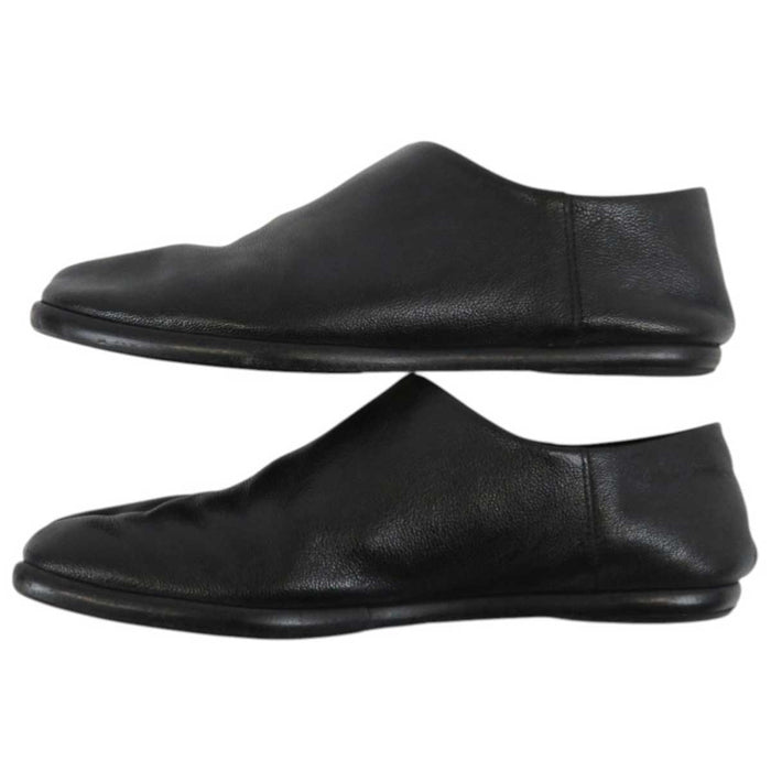 Maison Margiela 
22 Tabi TABI Mules 
Tabi Leather Flat Shoes