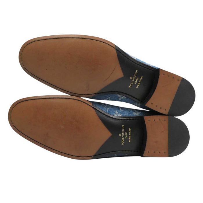 LOUIS VUITTON
18 Year LV Logo Gold Color Metal
Monogram Denim LV Club Line Loafers